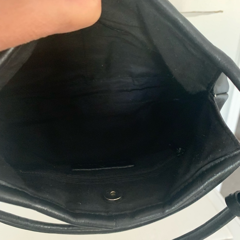 Etienne Aigner women’s black leather hobo purse circular strap - Picture 7 of 7